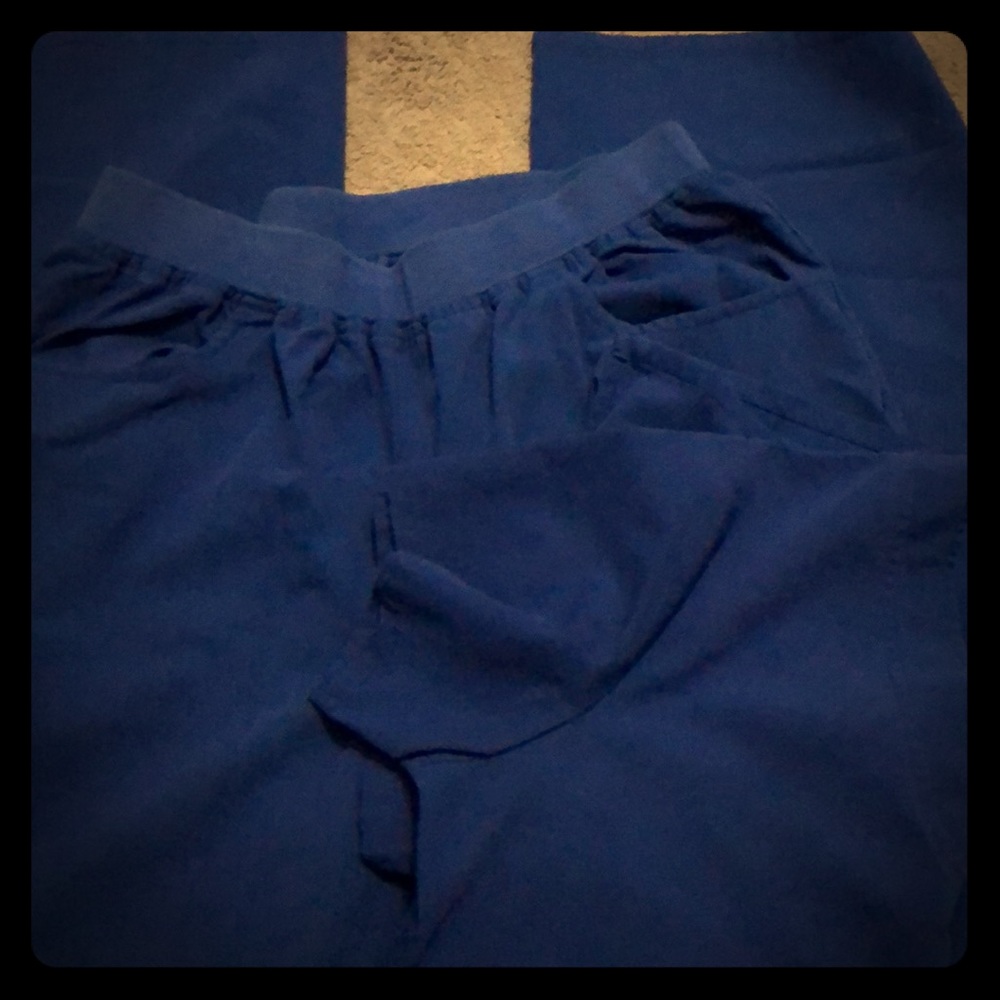 Scrub set